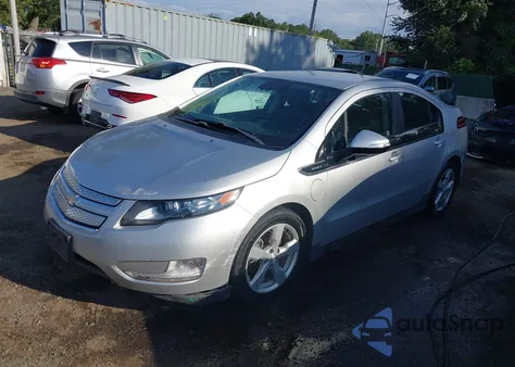2013 Chevrolet Volt z USA, uszkodzony, nr VIN 1G1RD6E43DU137161